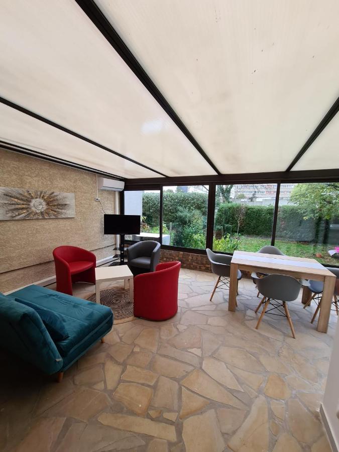 Studio Entierement Equipe Avec Veranda Commune Neuilly-sur-Marne Ngoại thất bức ảnh